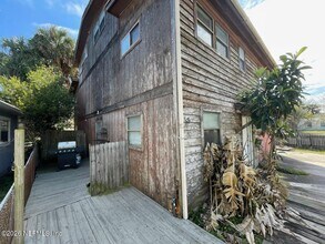 231 Hopkins St in Neptune Beach, FL - Building Photo - Building Photo