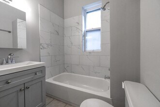 1444 N Maplewood Ave in Chicago, IL - Building Photo - Building Photo