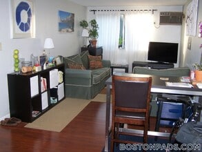 14 Murdock St, Unit 1-7 in Somerville, MA - Foto de edificio - Building Photo