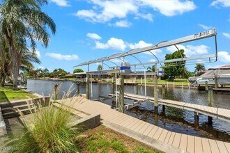 3418 SE 19th Ave in Cape Coral, FL - Building Photo - Building Photo