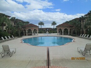 5554 Metrowest Blvd, Unit Metrowest Blvd Apt 204 in Orlando, FL - Foto de edificio - Building Photo