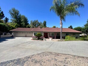 29825 Puesta Del Sol in Temecula, CA - Foto de edificio - Building Photo