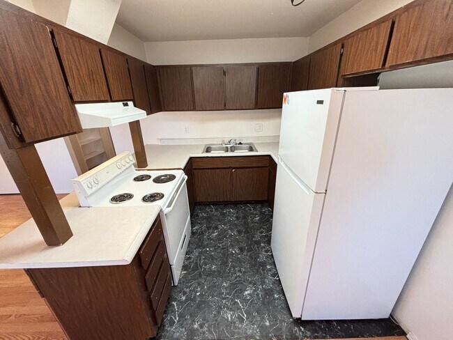 155 Westminster Way in Henderson, NV - Building Photo - Building Photo