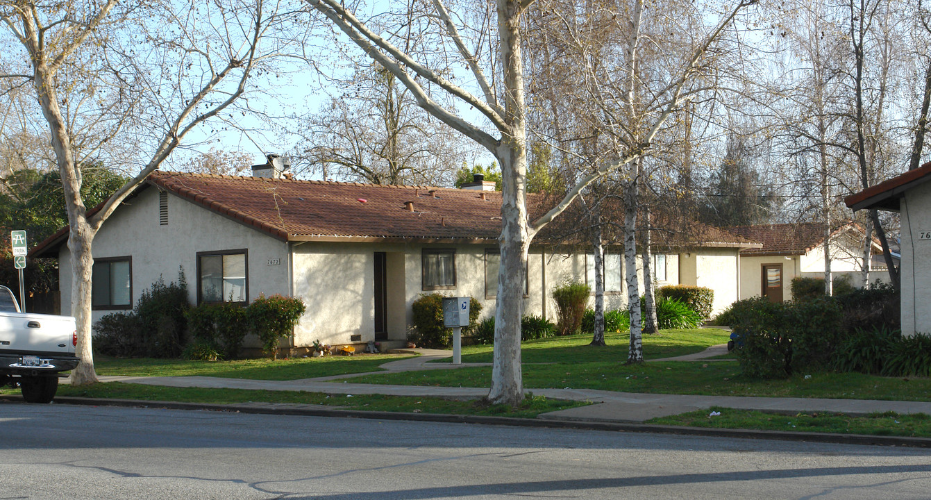 7672 Church St in Gilroy, CA - Building Photo