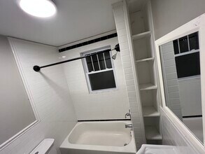 7426 Dunedin St, Unit LL in Detroit, MI - Foto de edificio - Building Photo