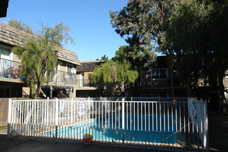 Blackford Apartments in San Jose, CA - Foto de edificio - Building Photo