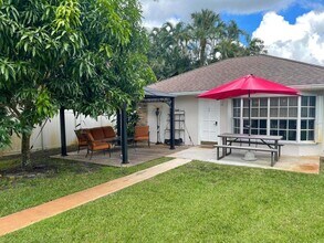13150 Doubletree Cir in Wellington, FL - Building Photo - Building Photo
