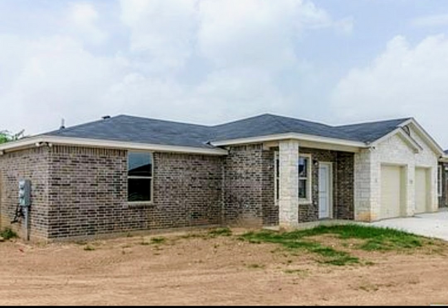 4703 Cambridge Dr in Killeen, TX - Building Photo - Building Photo