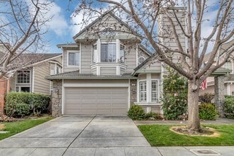 302 Tadley Ct in Redwood City, CA - Building Photo - Building Photo