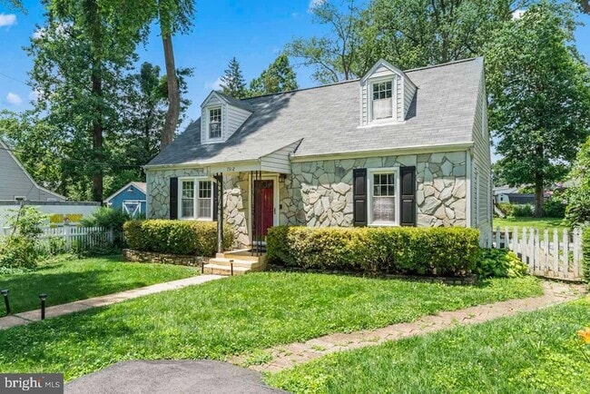 7312 Poplar Ct in Falls Church, VA - Foto de edificio - Building Photo