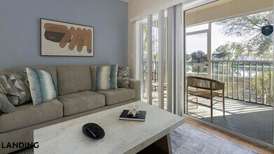 3695 Island Club Dr in North Port, FL - Foto de edificio - Building Photo