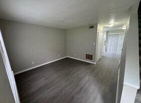 802 British Wood Dr SW in Lenoir, NC - Building Photo