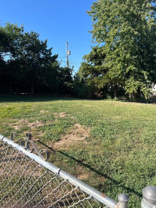 1025 N Main St in O'Fallon, MO - Building Photo - Building Photo