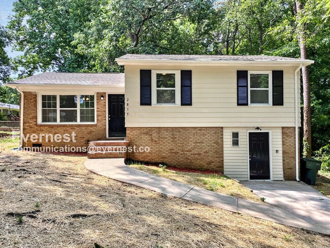 property at 2815 Crescent Ln