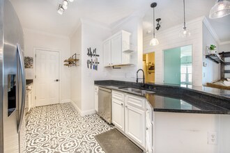 1984 Folly Rd in Charleston, SC - Building Photo - Building Photo