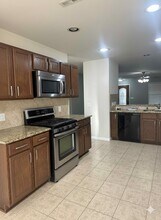 2737 Sandberry Dr in Houston, TX - Foto de edificio - Building Photo