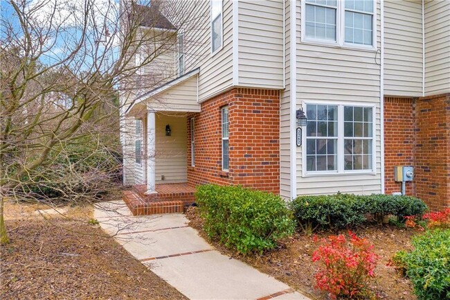 2262 Oak Glenn Cir in Duluth, GA - Building Photo - Building Photo