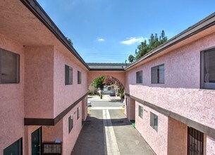 1517 Acacia St in Alhambra, CA - Building Photo - Building Photo