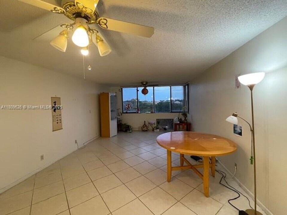 8020 Hampton Blvd in North Lauderdale, FL - Building Photo