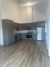 411 Azalea Ct in Talent, OR - Building Photo - Building Photo