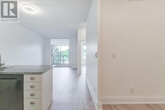 25-325 Earlington Ave in Toronto, ON - Building Photo - Building Photo