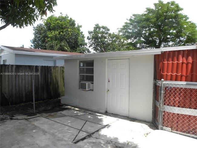 214 NW 49th Ave in Miami, FL - Building Photo - Building Photo