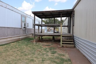 1300 Sandpiper Rd in Weatherford, OK - Building Photo - Building Photo