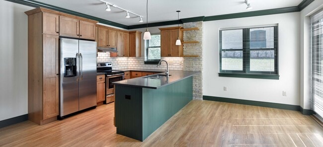 151 Proudfit St in Madison, WI - Building Photo - Building Photo