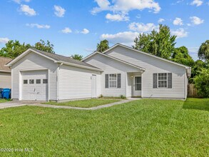 3002 E Windgate Ct in Jacksonville, NC - Building Photo - Building Photo