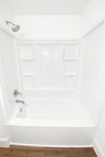 1201 Highland Ave, Unit A in Greensboro, NC - Foto de edificio - Building Photo