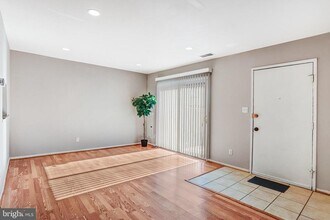 9930 Brookridge Ct in Gaithersburg, MD - Building Photo - Building Photo