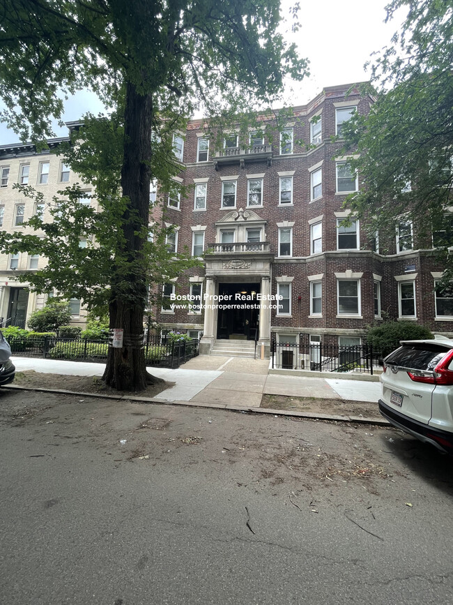 19 Queensberry St in Boston, MA - Building Photo - Building Photo