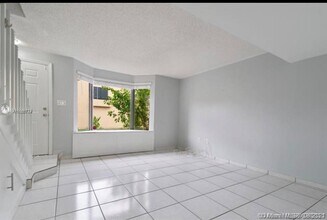 7856 SW 102nd Ln-Unit -7856 in Miami, FL - Foto de edificio - Building Photo