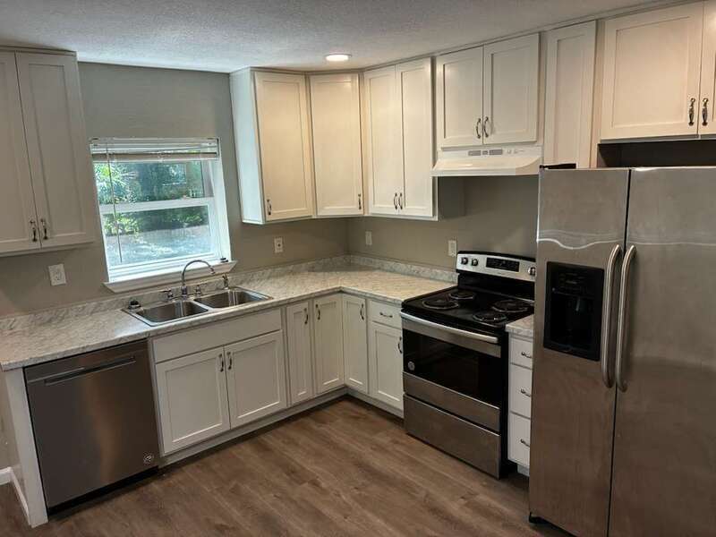 6332 Fabian Dr in Jacksonville, FL - Building Photo