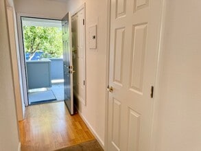 2576 Oak Rd in Walnut Creek, CA - Building Photo - Building Photo