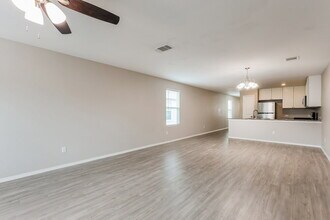 10714 Giacconi Dr, Unit 04-0405 in Converse, TX - Building Photo - Building Photo