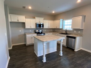 210 Windyhill St in Murfreesboro, TN - Building Photo - Building Photo