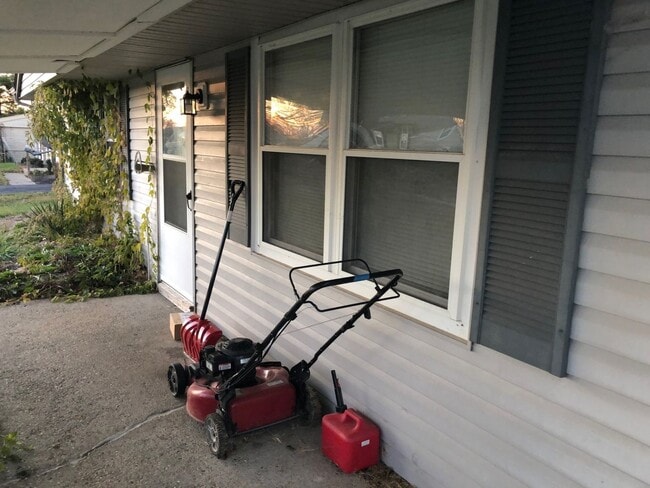 1130 Wendall Ave in New Carlisle, OH - Building Photo - Building Photo