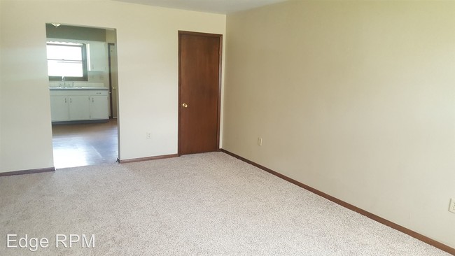 1507 Starview Dr in Cedar Falls, IA - Foto de edificio - Building Photo
