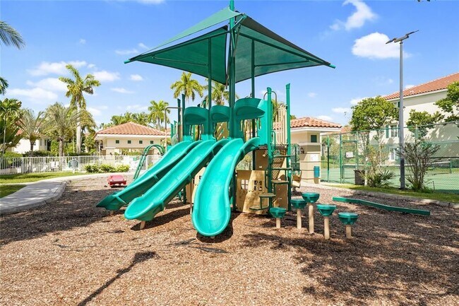 11643 W Atlantic Blvd in Coral Springs, FL - Foto de edificio - Building Photo