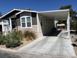 5303 E Twain Ave in Las Vegas, NV - Building Photo - Building Photo