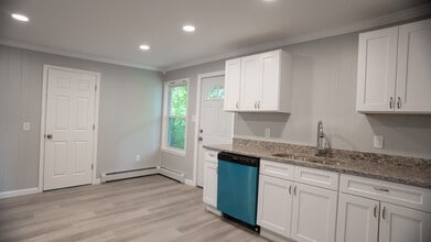 4 St Paul St in Westfield, MA - Building Photo - Building Photo