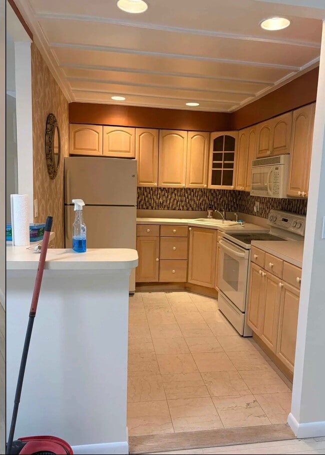 51-22 111th St in Queens, NY - Foto de edificio - Building Photo