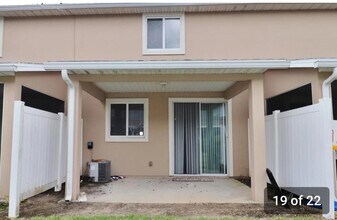 2369 Sunset Bluff Dr in Jacksonville, FL - Building Photo - Building Photo