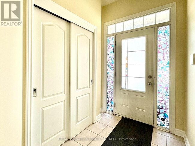 154 Highbury Park Dr in Ottawa, ON - Building Photo - Building Photo