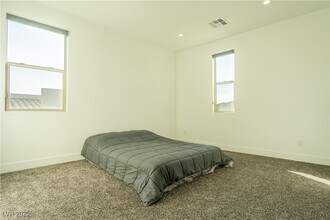 3248 Waterstone Ave in Henderson, NV - Foto de edificio - Building Photo