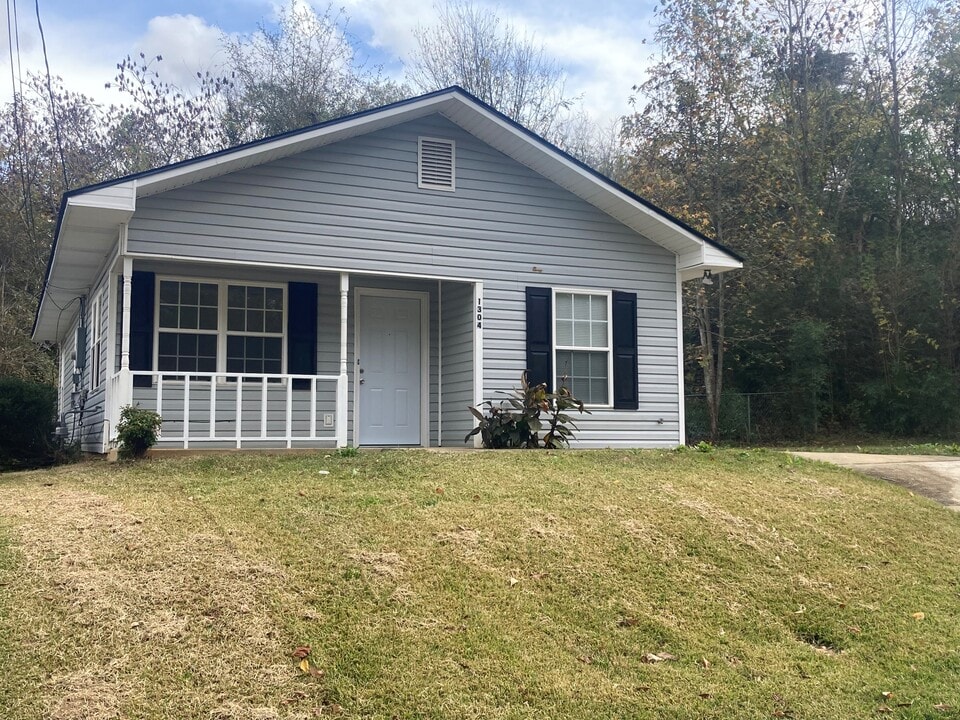 1304 17th Ave in Phenix City, AL - Building Photo