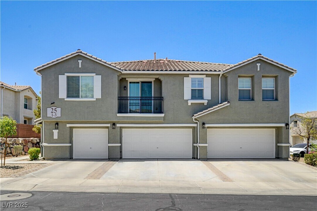25 Lone Cove Ct in Las Vegas, NV - Building Photo