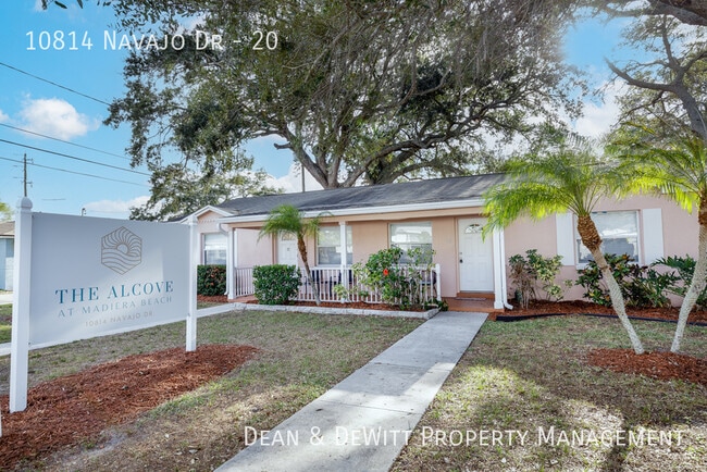 10814 Navajo Dr in St. Petersburg, FL - Building Photo - Building Photo