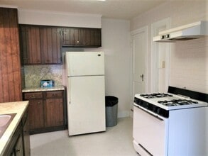 181 E State St in Wellsville, NY - Foto de edificio - Building Photo